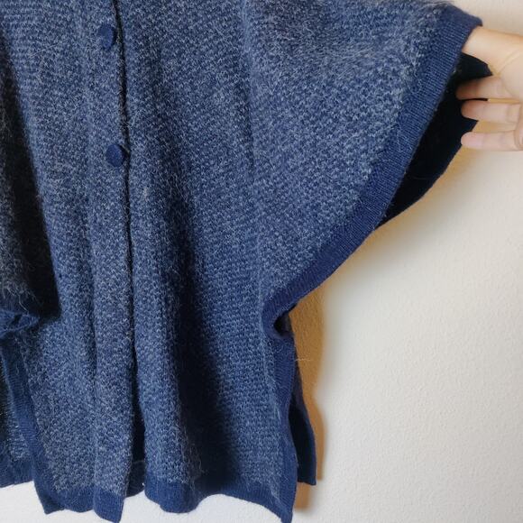 Vtg 70s Peruvian Alpaca Wool Knit Poncho Cape Sweater Cardigan Navy Blue OS - Picture 4 of 9